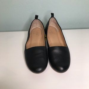 Latigo soft leather flats